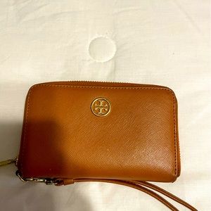 Cute wristlet that goes with anything